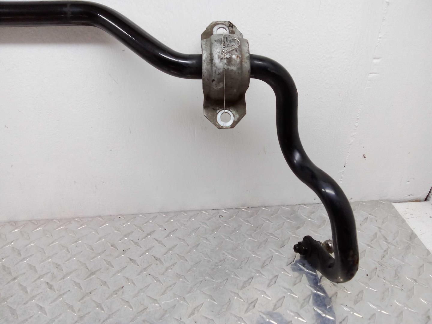 Стабилизатор передний