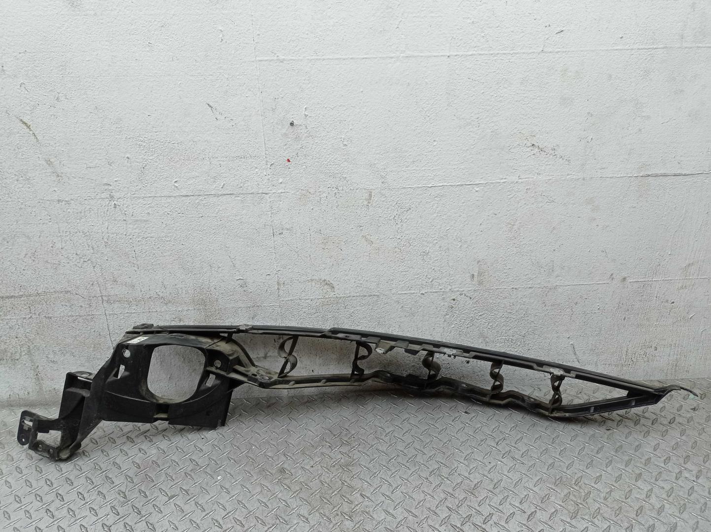 Кронштейн крепления крыла