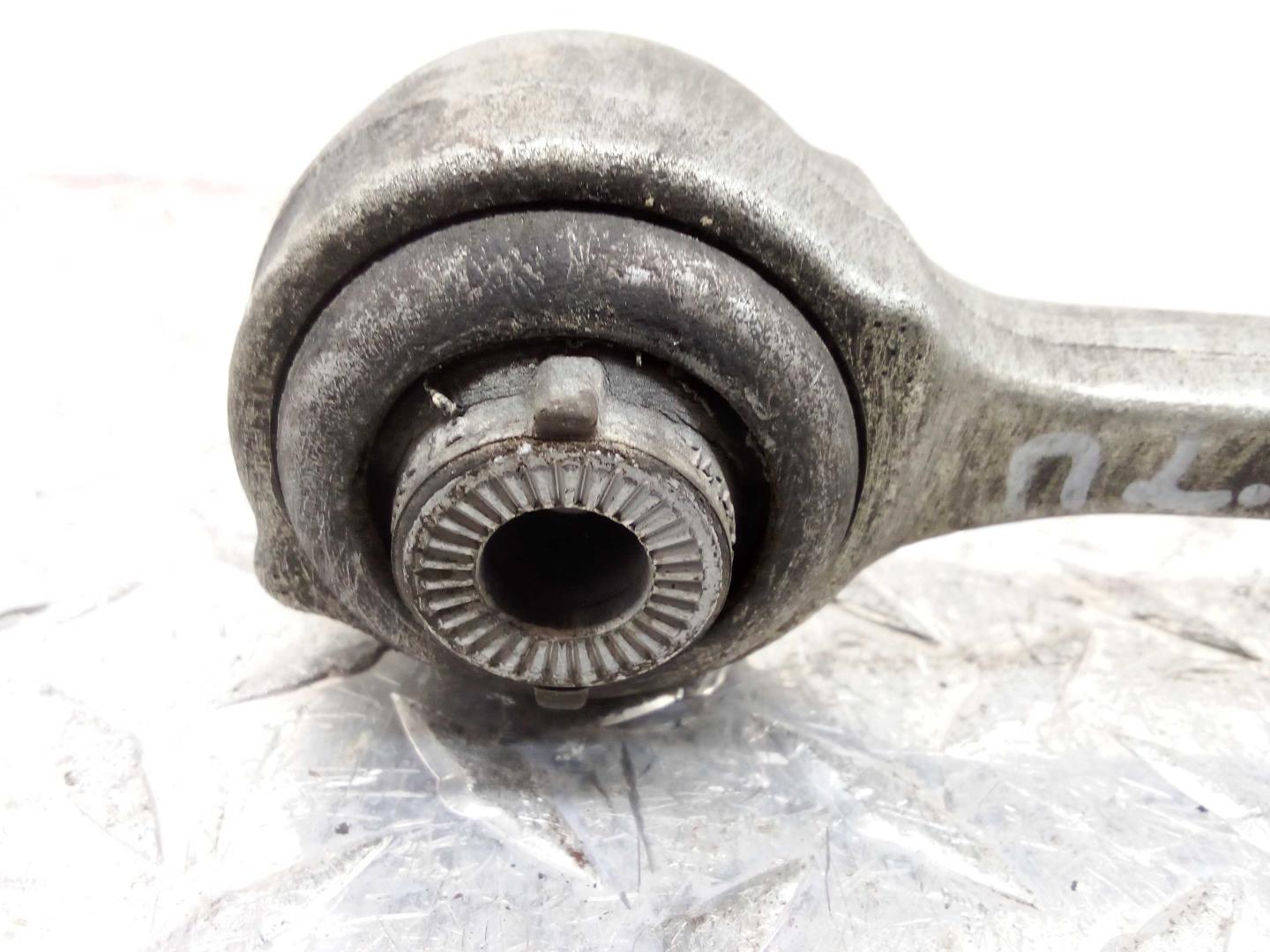 Рычаг передний нижний левый