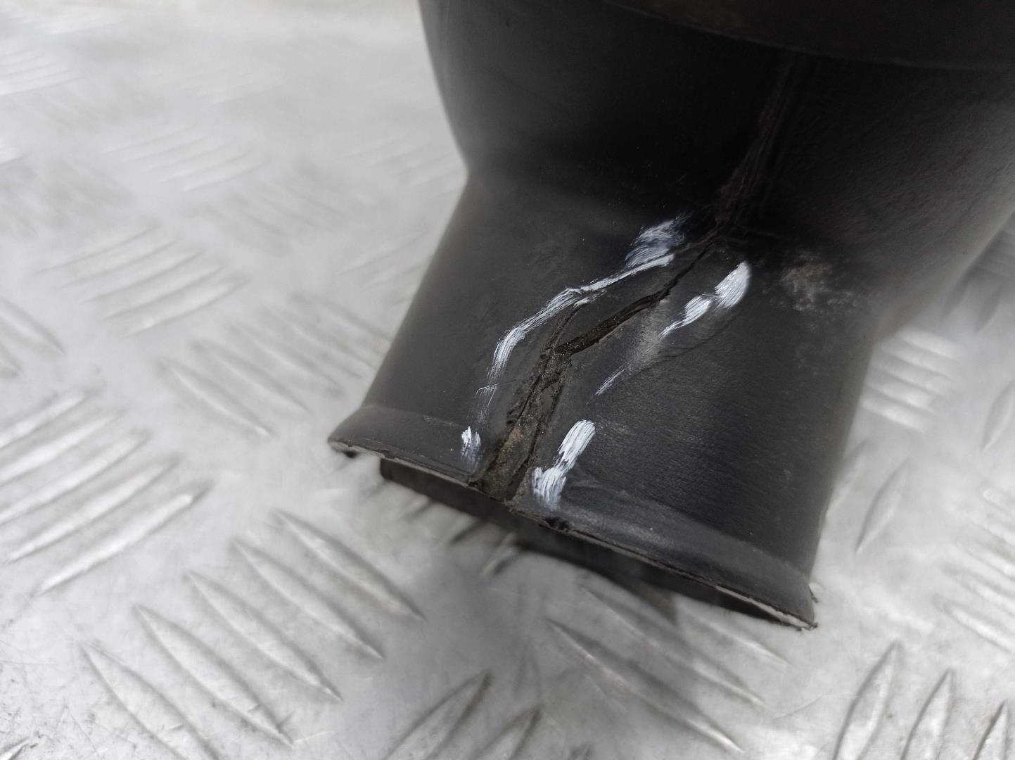 Патрубок воздушного фильтра