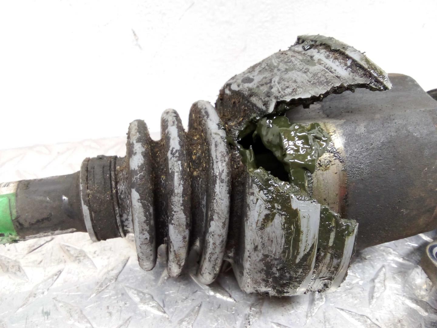 Полуось передняя правая