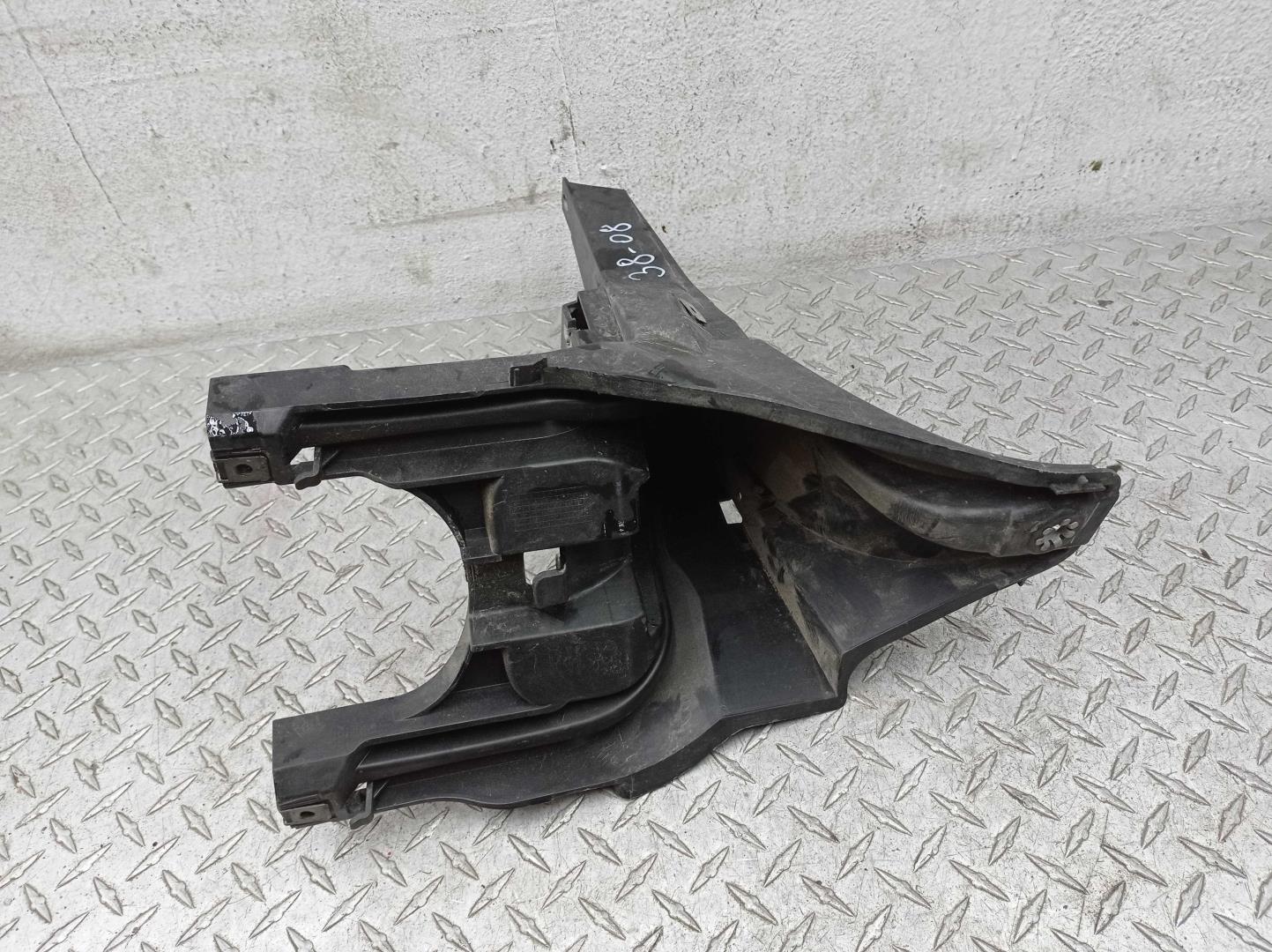 Кронштейн фар правый