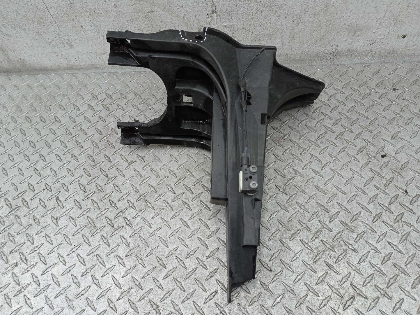 Кронштейн фар правый