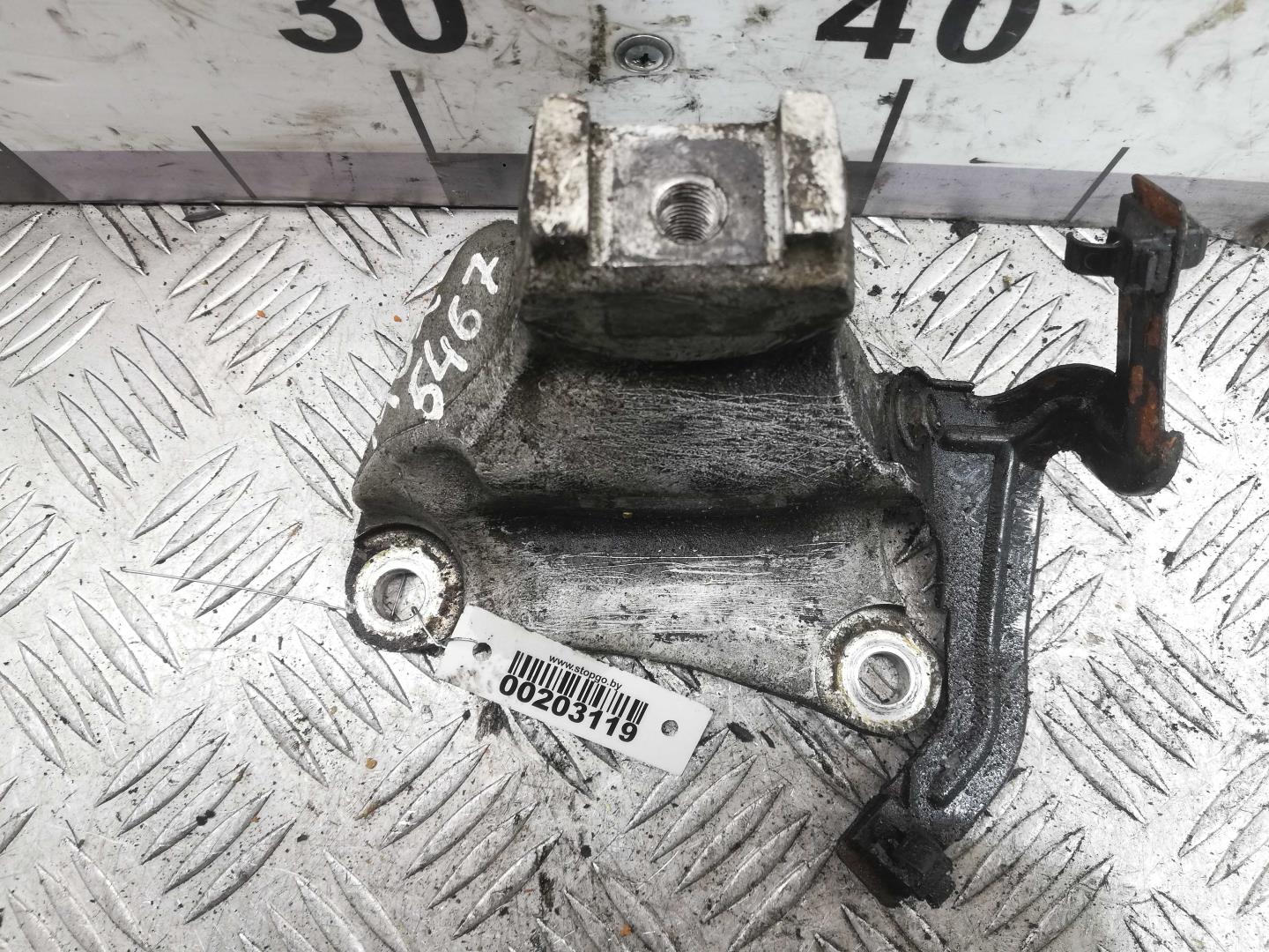 Кронштейн двигателя