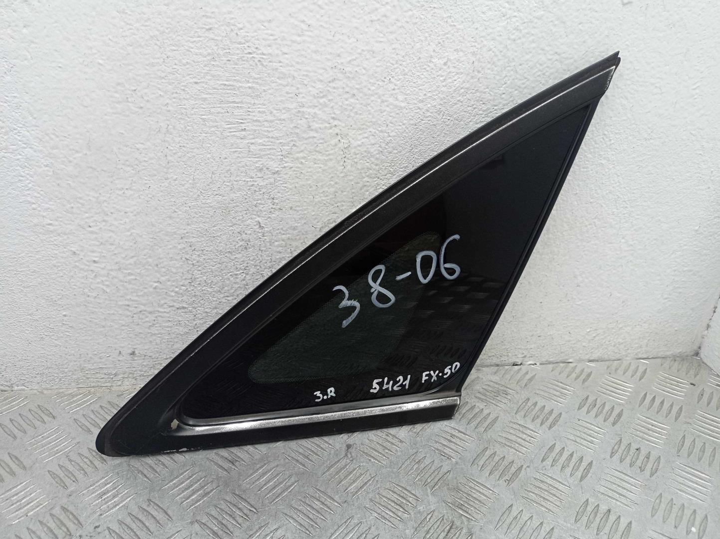 Стекло кузовное глухое правое