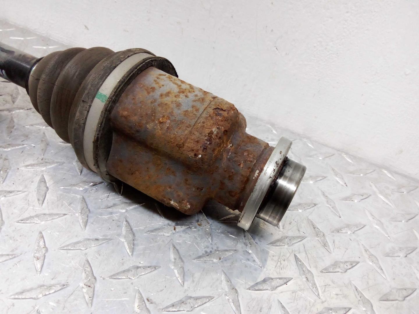 Полуось задняя правая