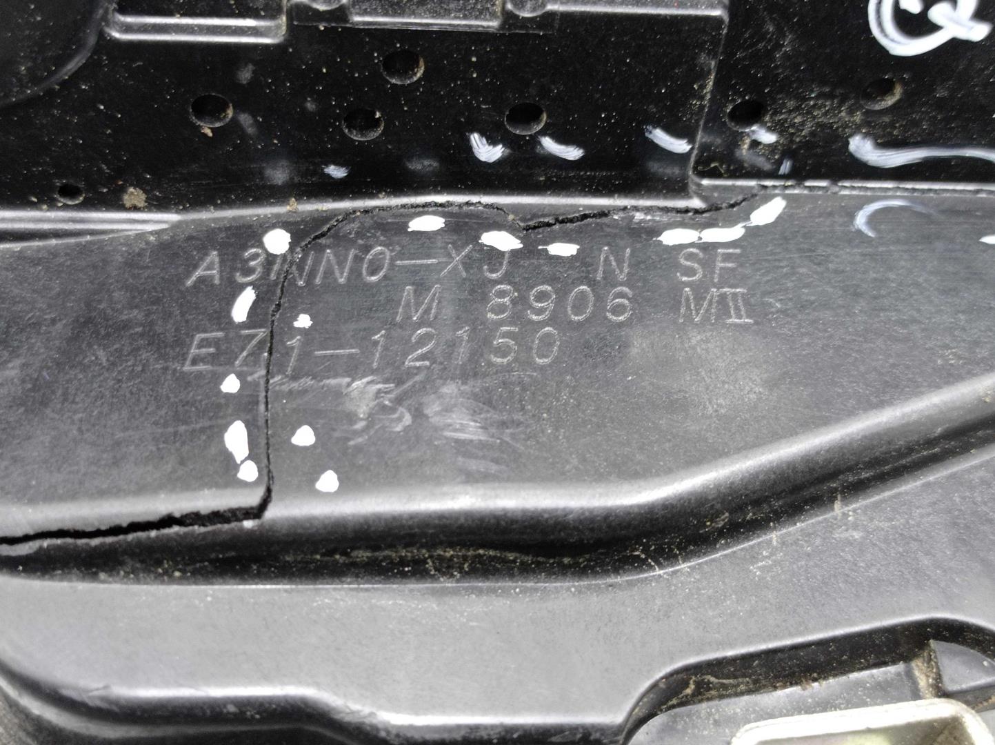 Замок двери передней правой