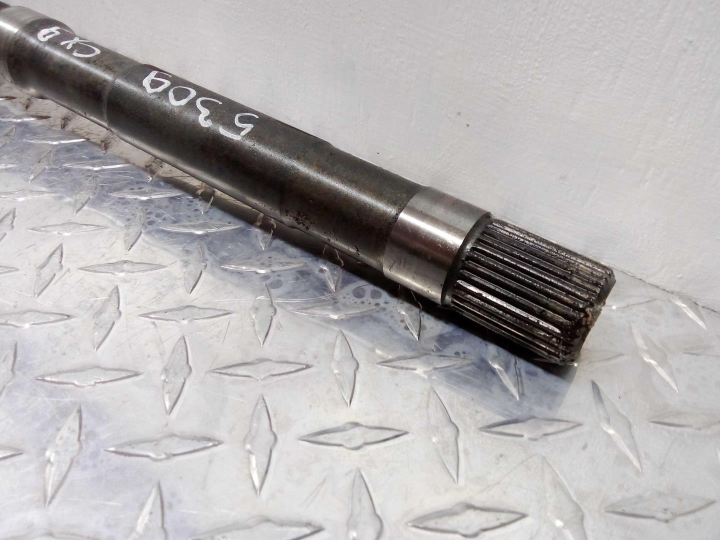 Полуось передняя правая