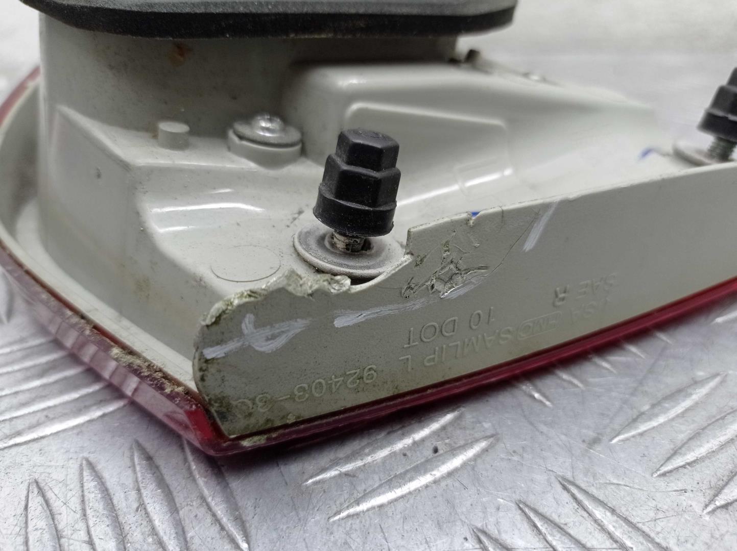 Фонарь задний внутренний левый