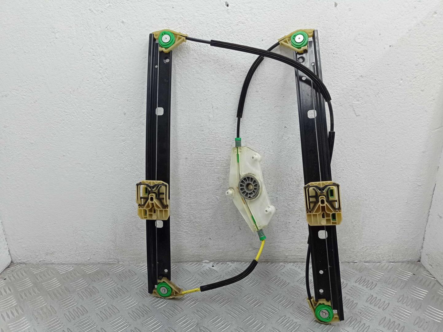 Стеклоподъемник электр. задний правый