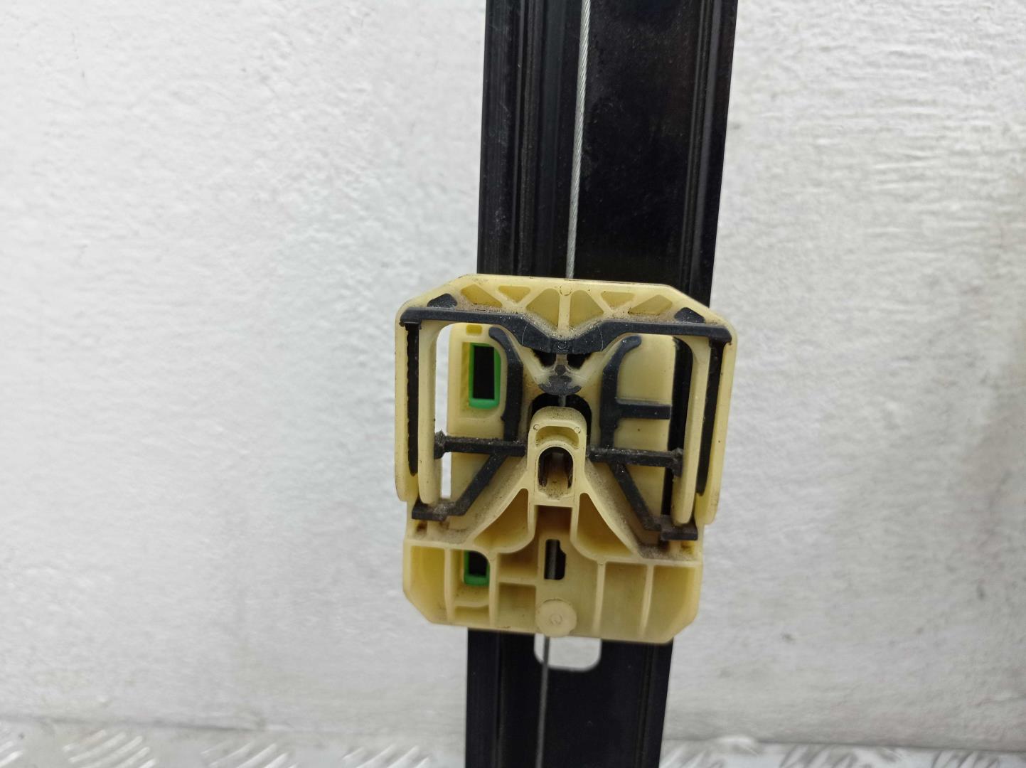 Стеклоподъемник электр. задний правый