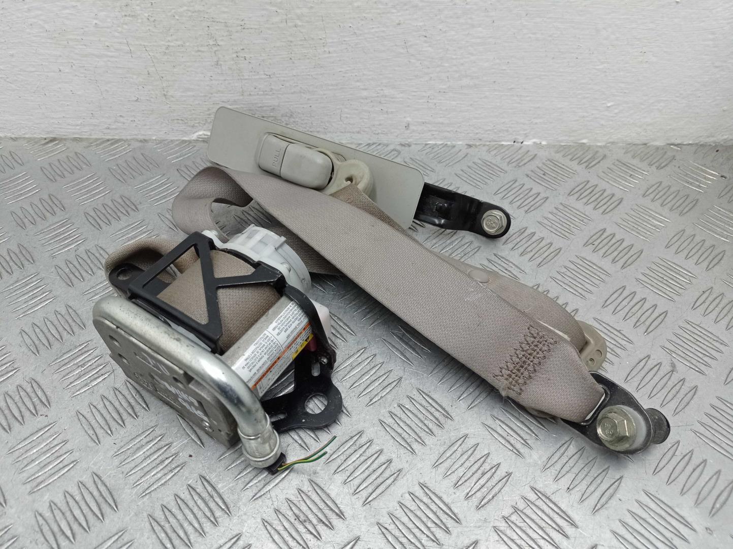 Ремень безопасности