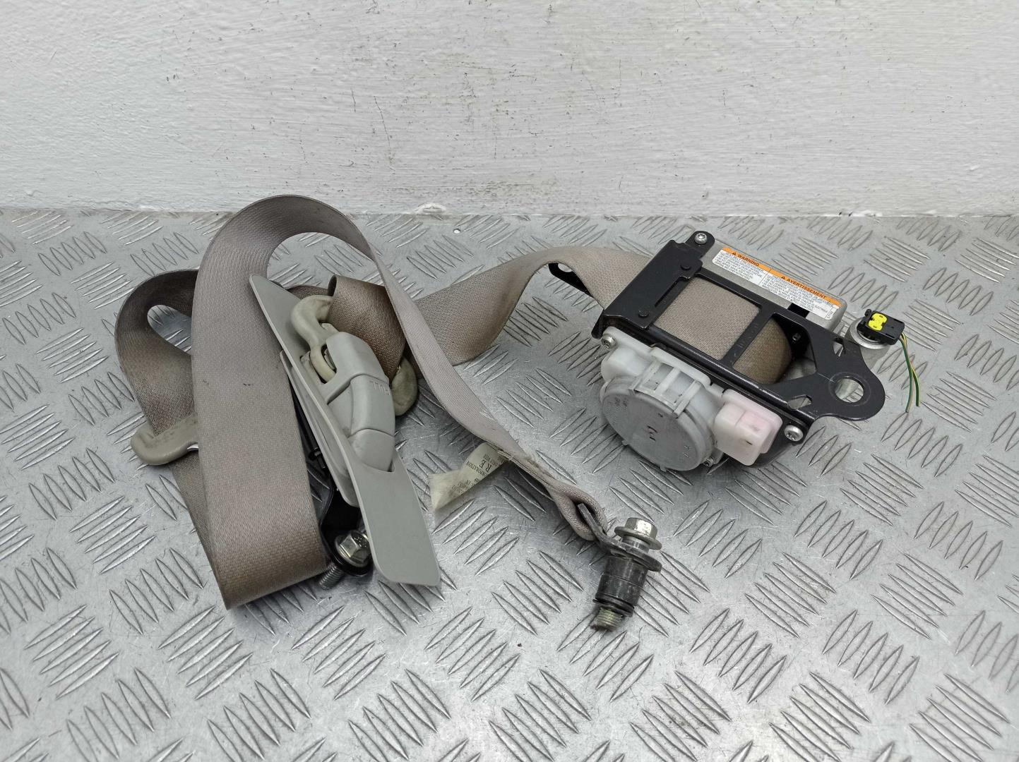 Ремень безопасности