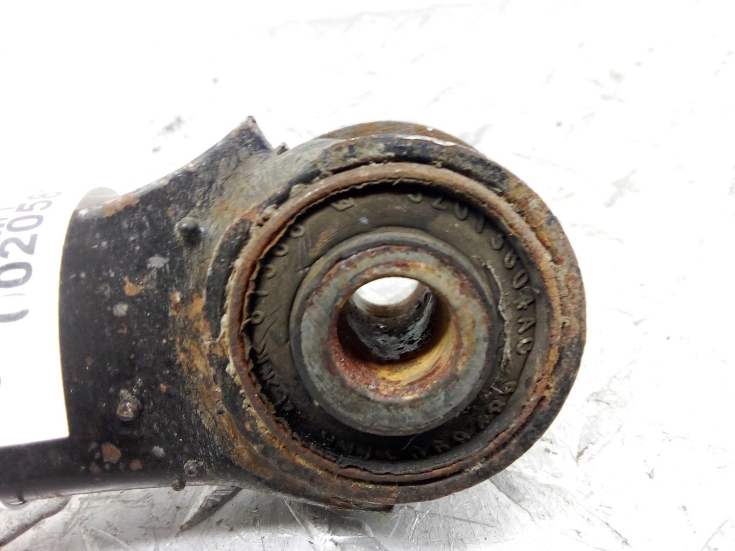 Рычаг передний верхний левый