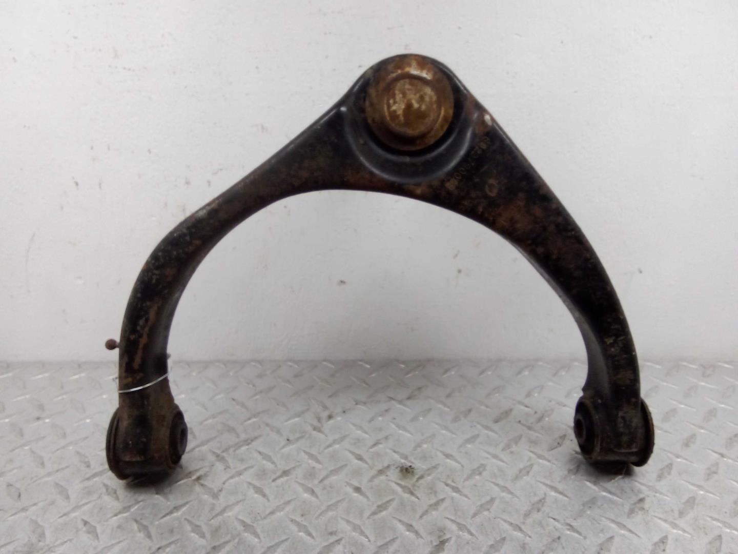 Рычаг передний верхний правый