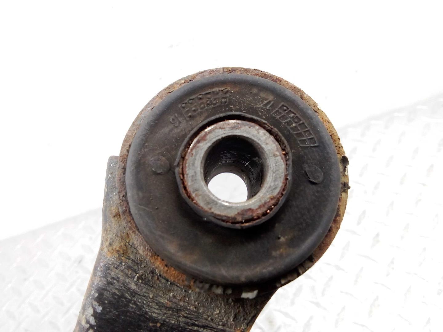 Рычаг передний верхний правый