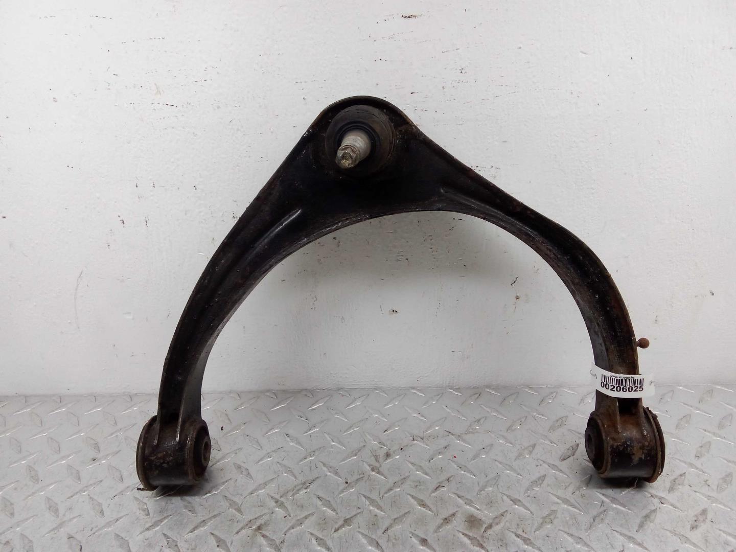 Рычаг передний верхний правый