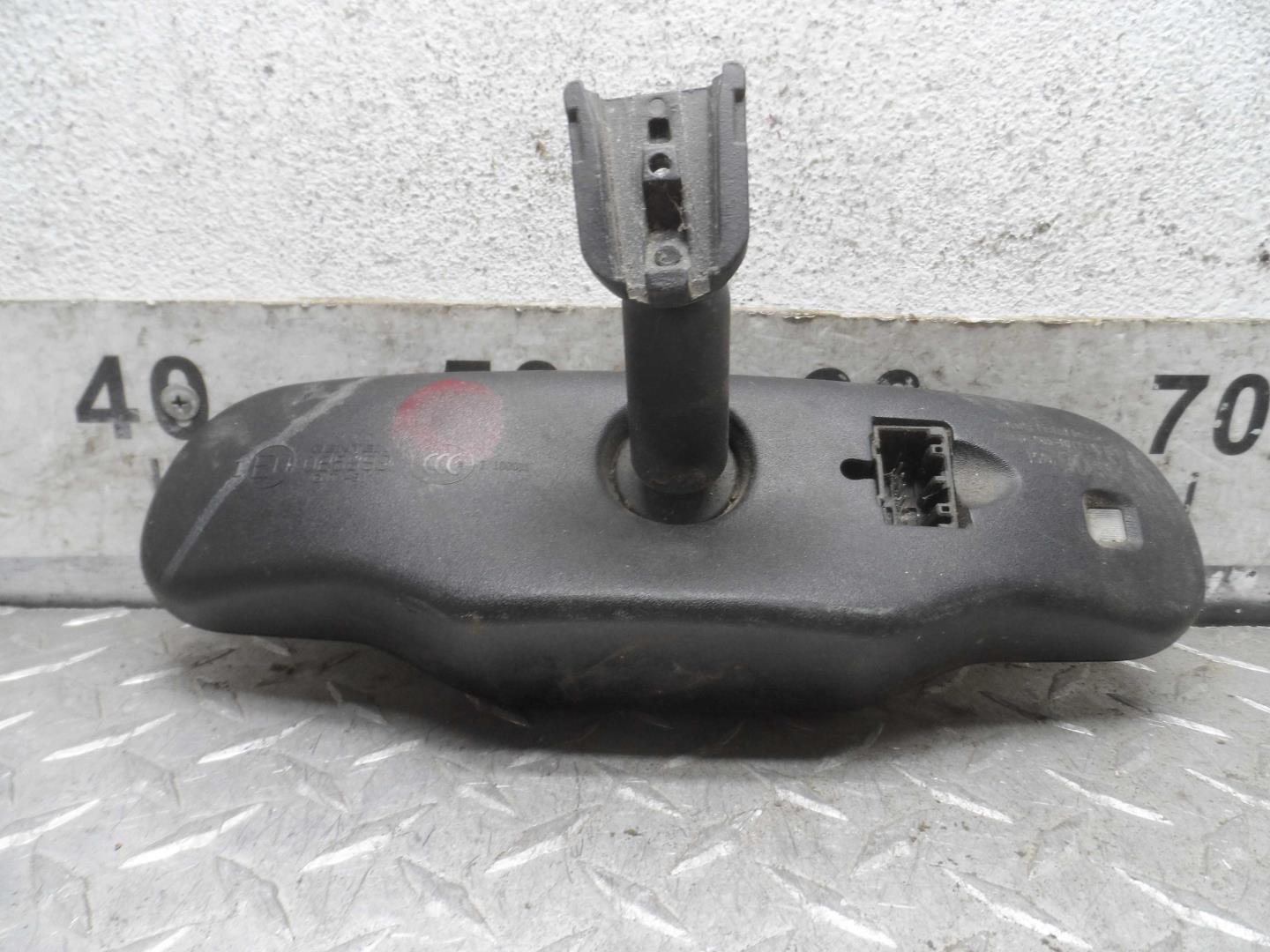 Зеркало заднего вида