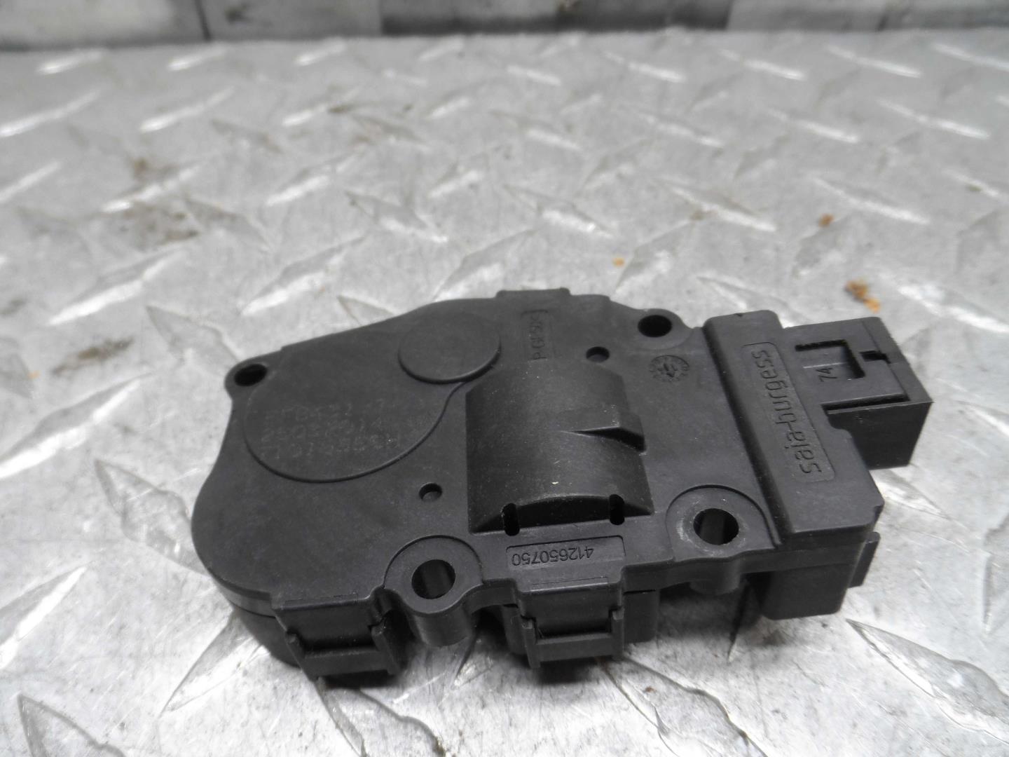 Моторчик заслонки печки