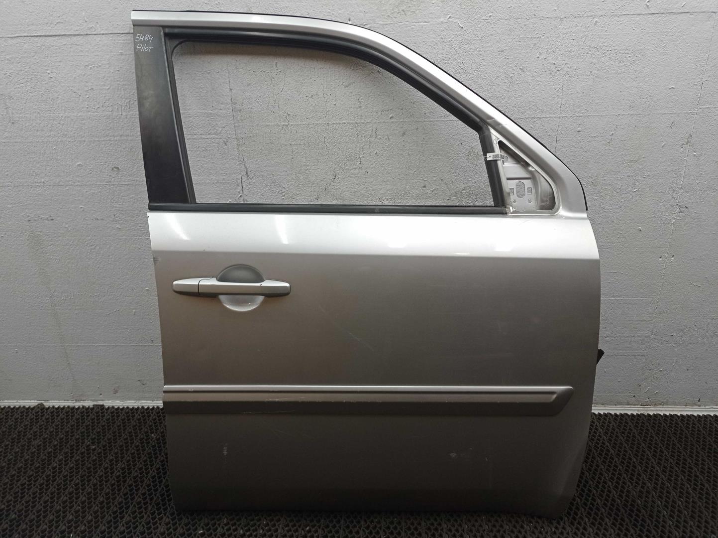 Замок двери передней правой