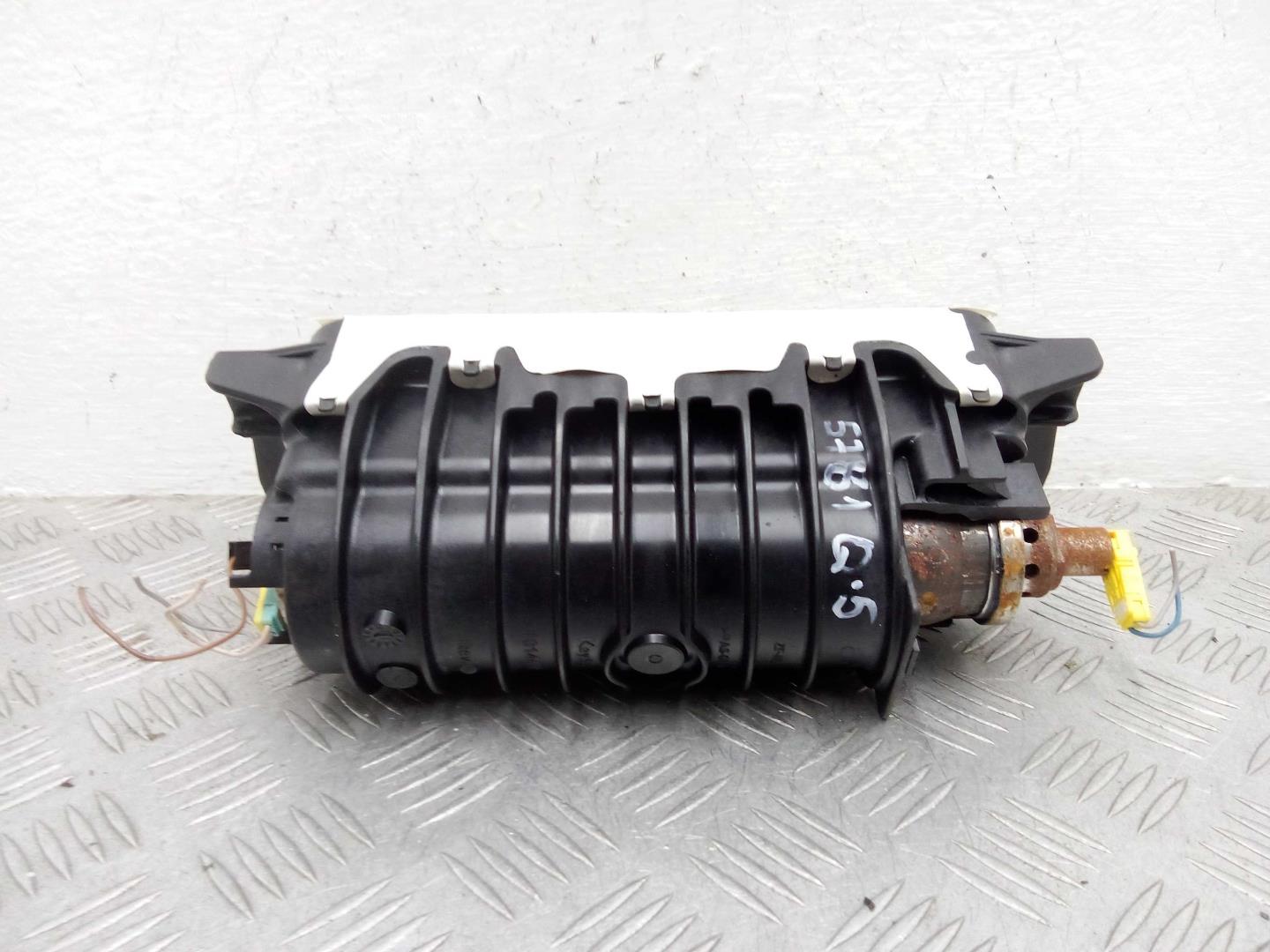 Подушка безопасности пассажирская (в торпедо)