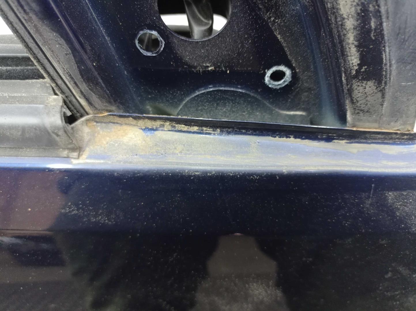 Стекло двери передней правой