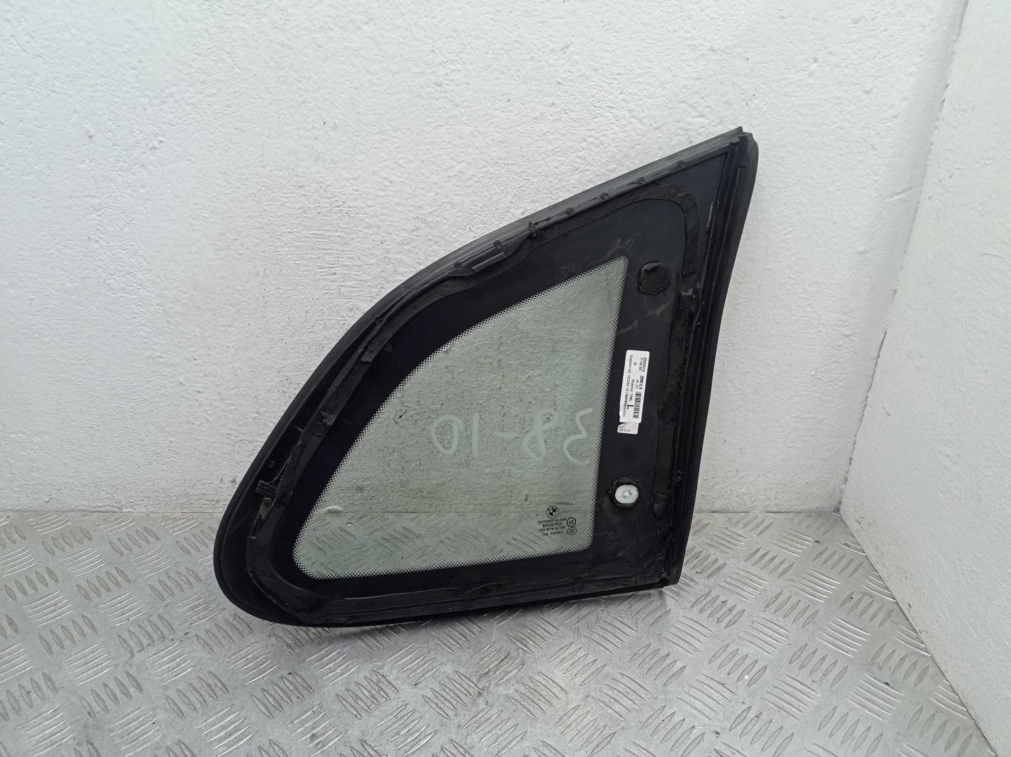 Стекло двери задней левой