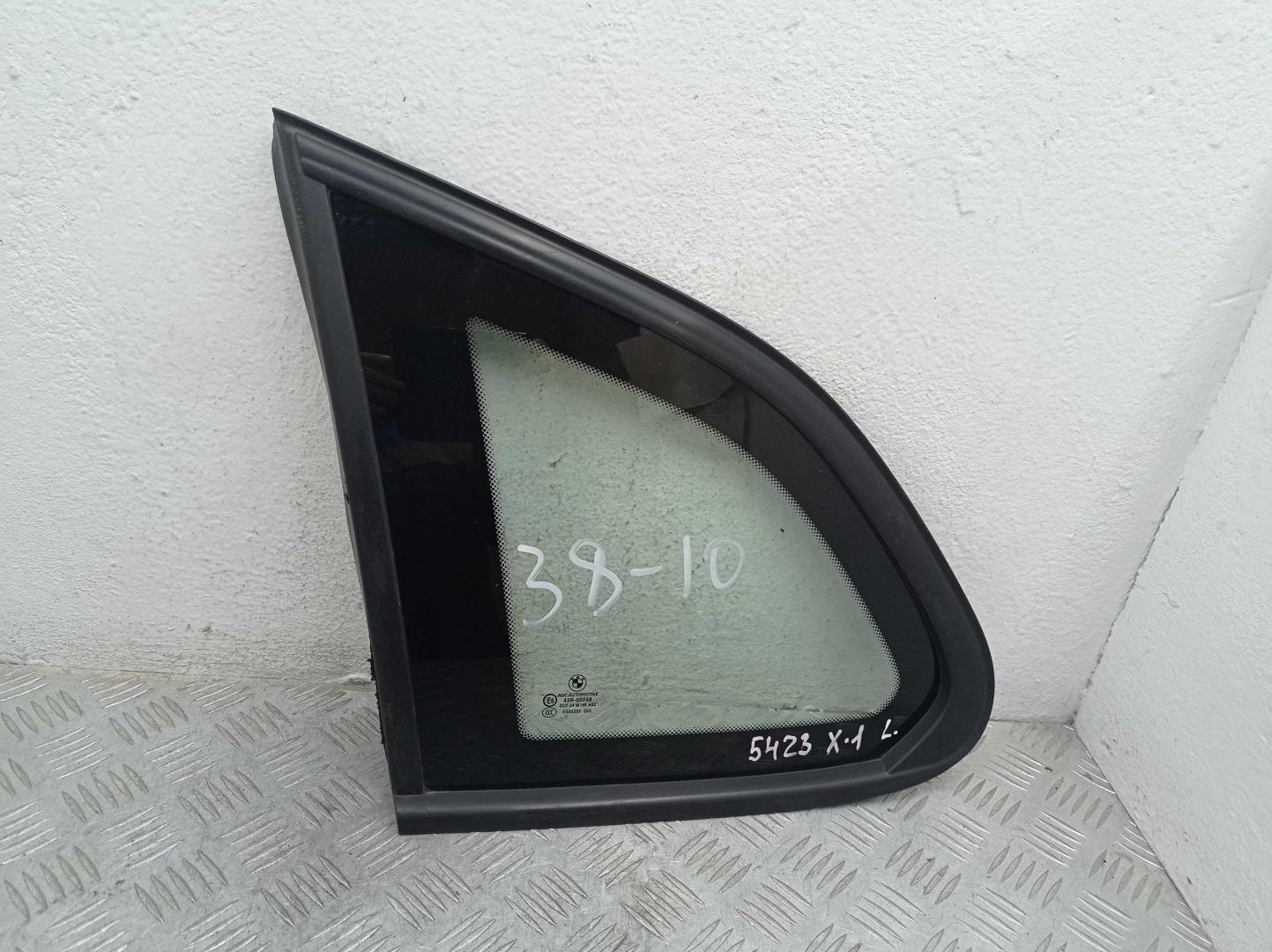 Стекло двери задней левой