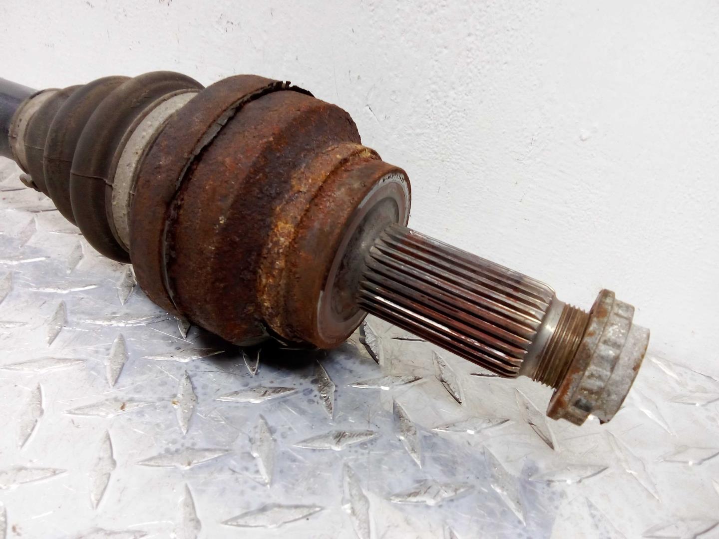 Полуось задняя правая