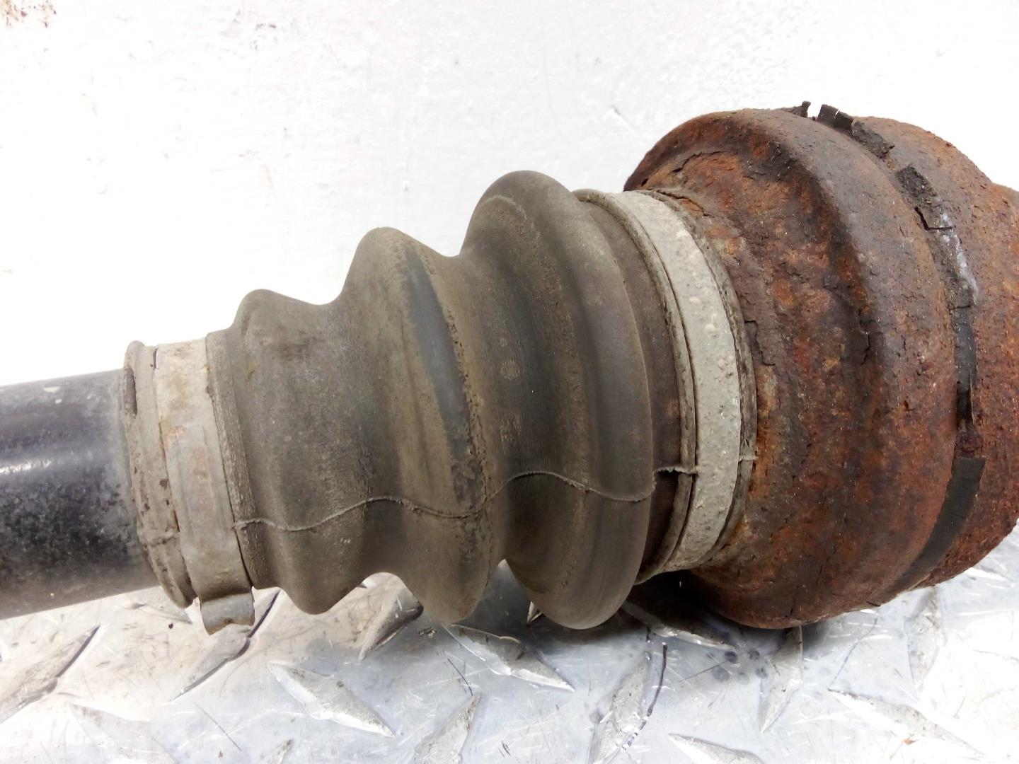 Полуось задняя правая