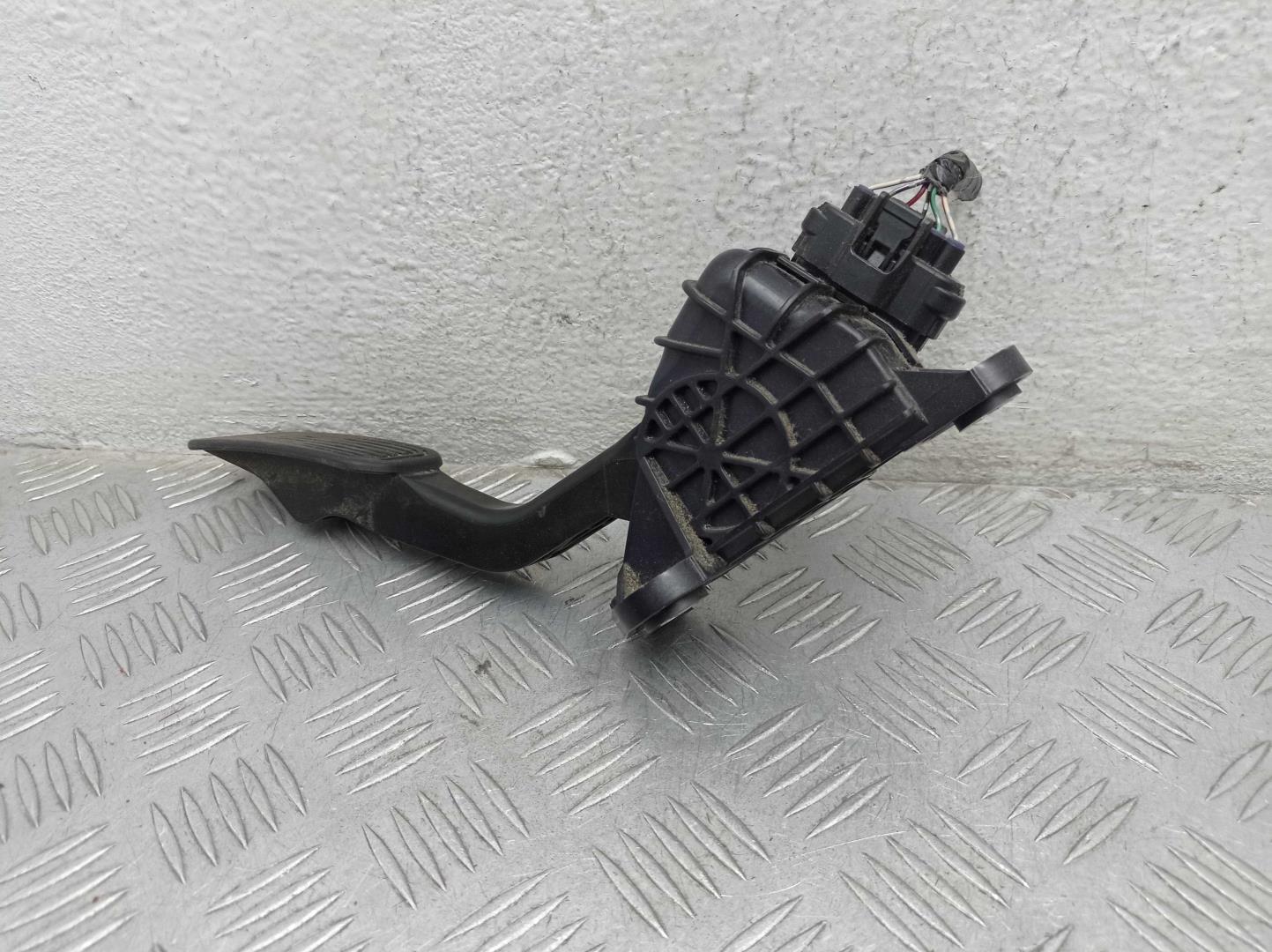 Педаль газа