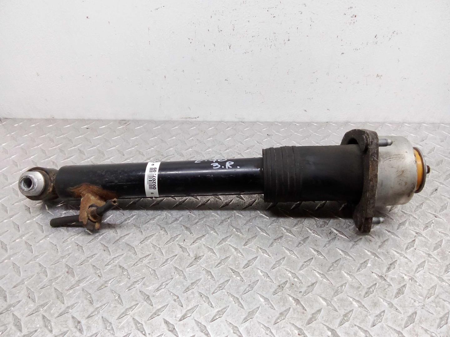 Амортизатор задний правый