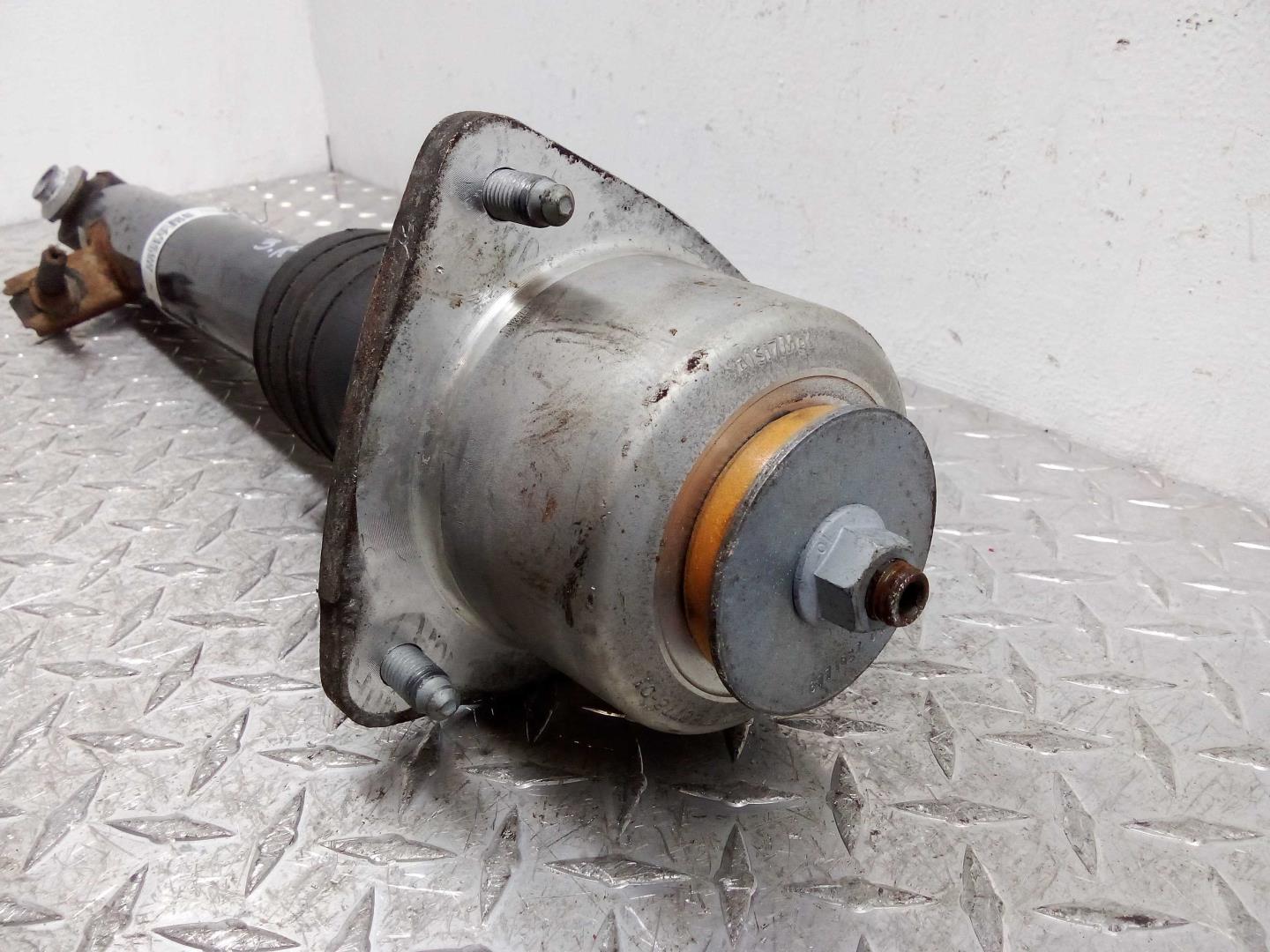 Амортизатор задний правый