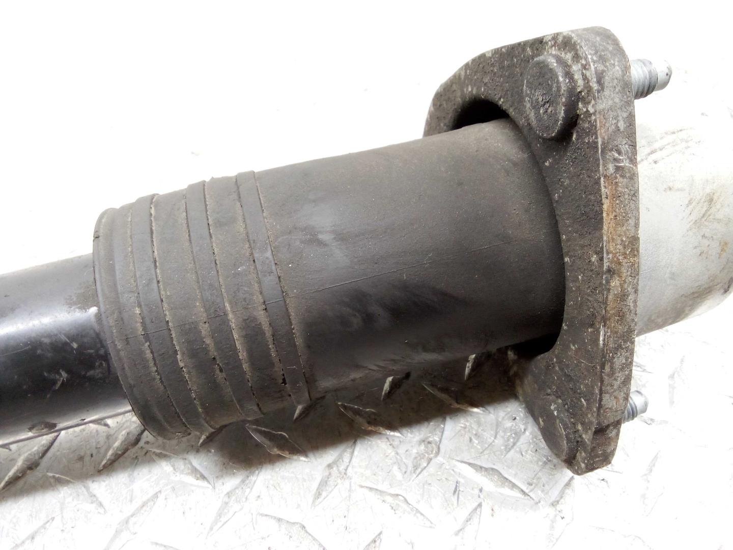 Амортизатор задний правый