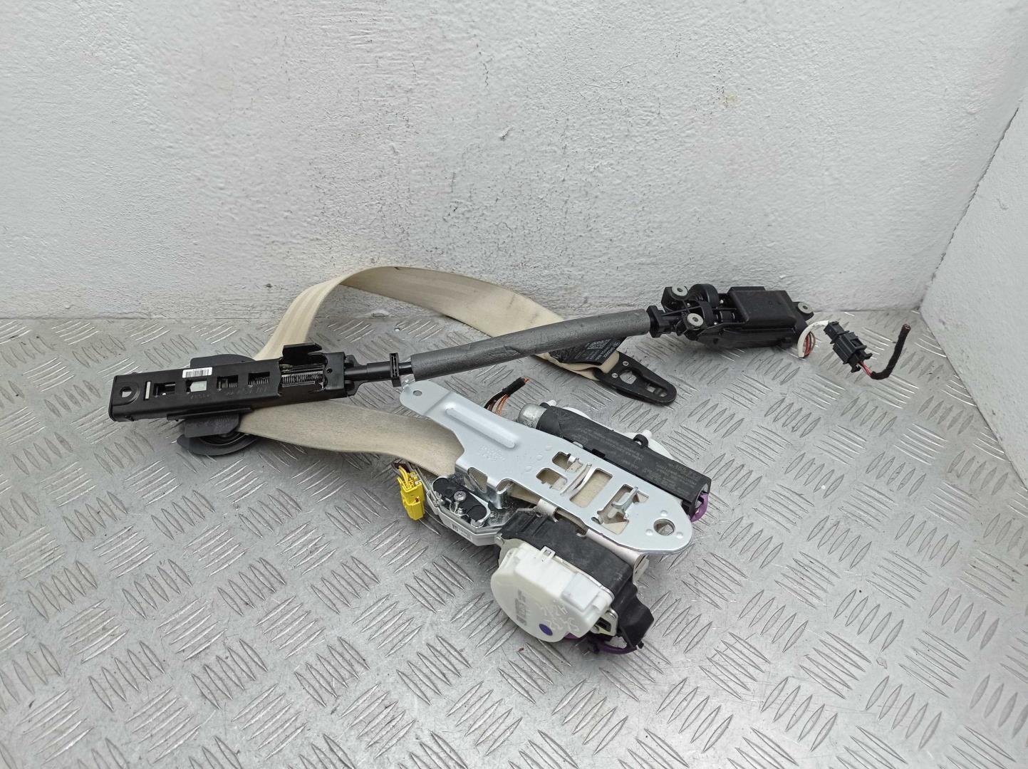 Ремень безопасности