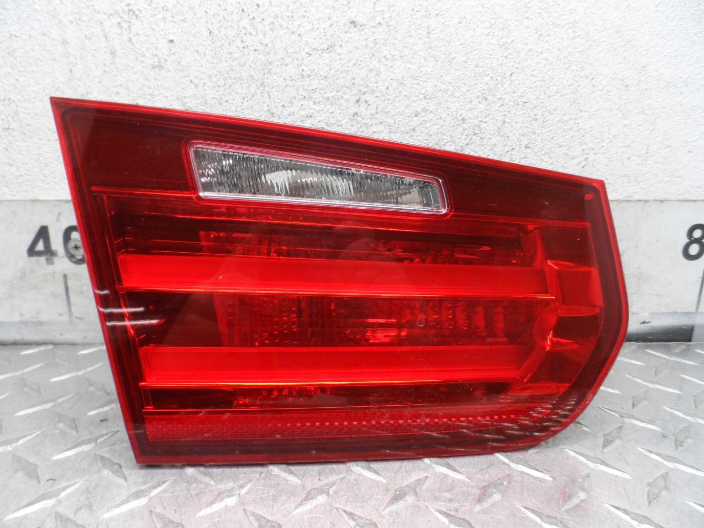 Фонарь задний внутренний левый