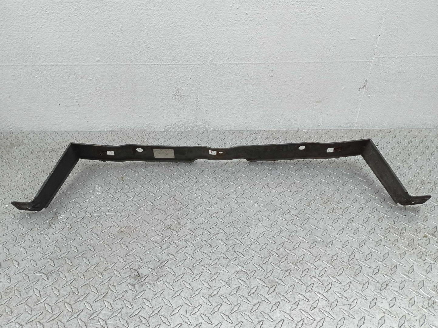 Кронштейн переднего бампера