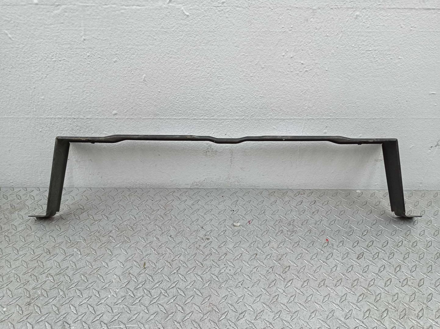 Кронштейн переднего бампера