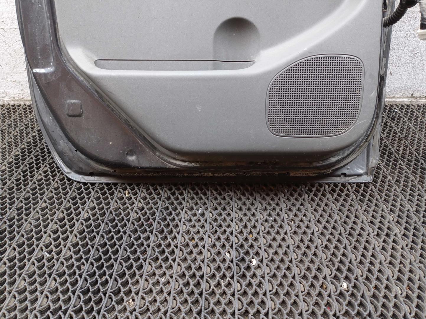 Дверь задняя левая