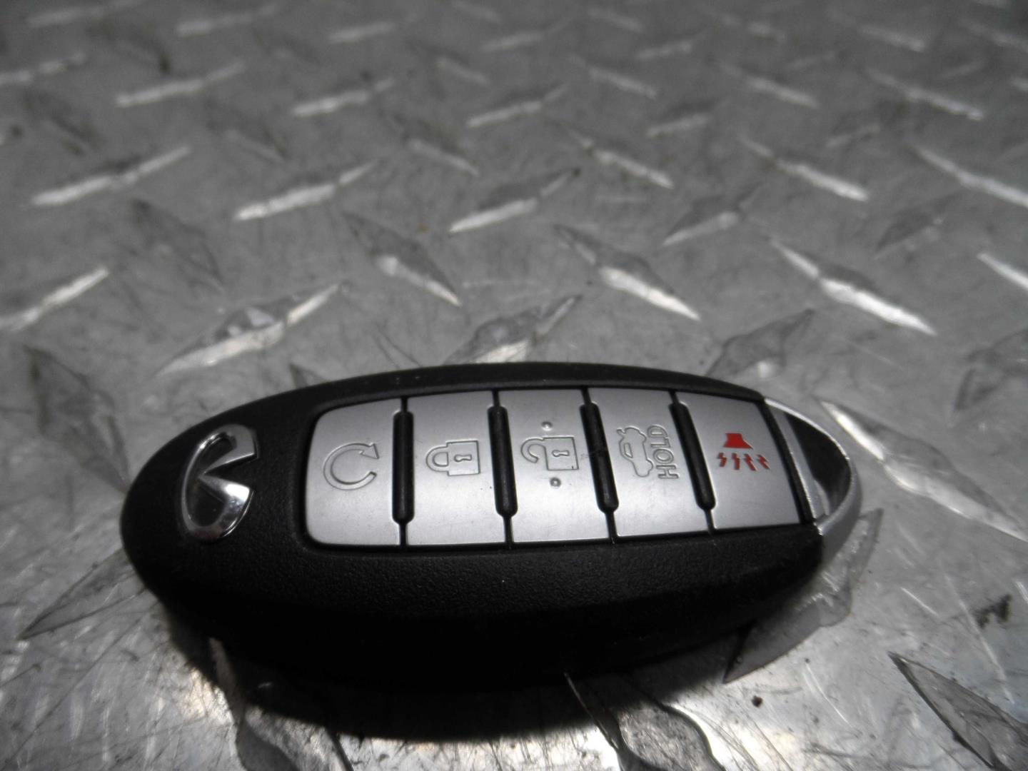 Ключ для Q50 (V37) 2013>