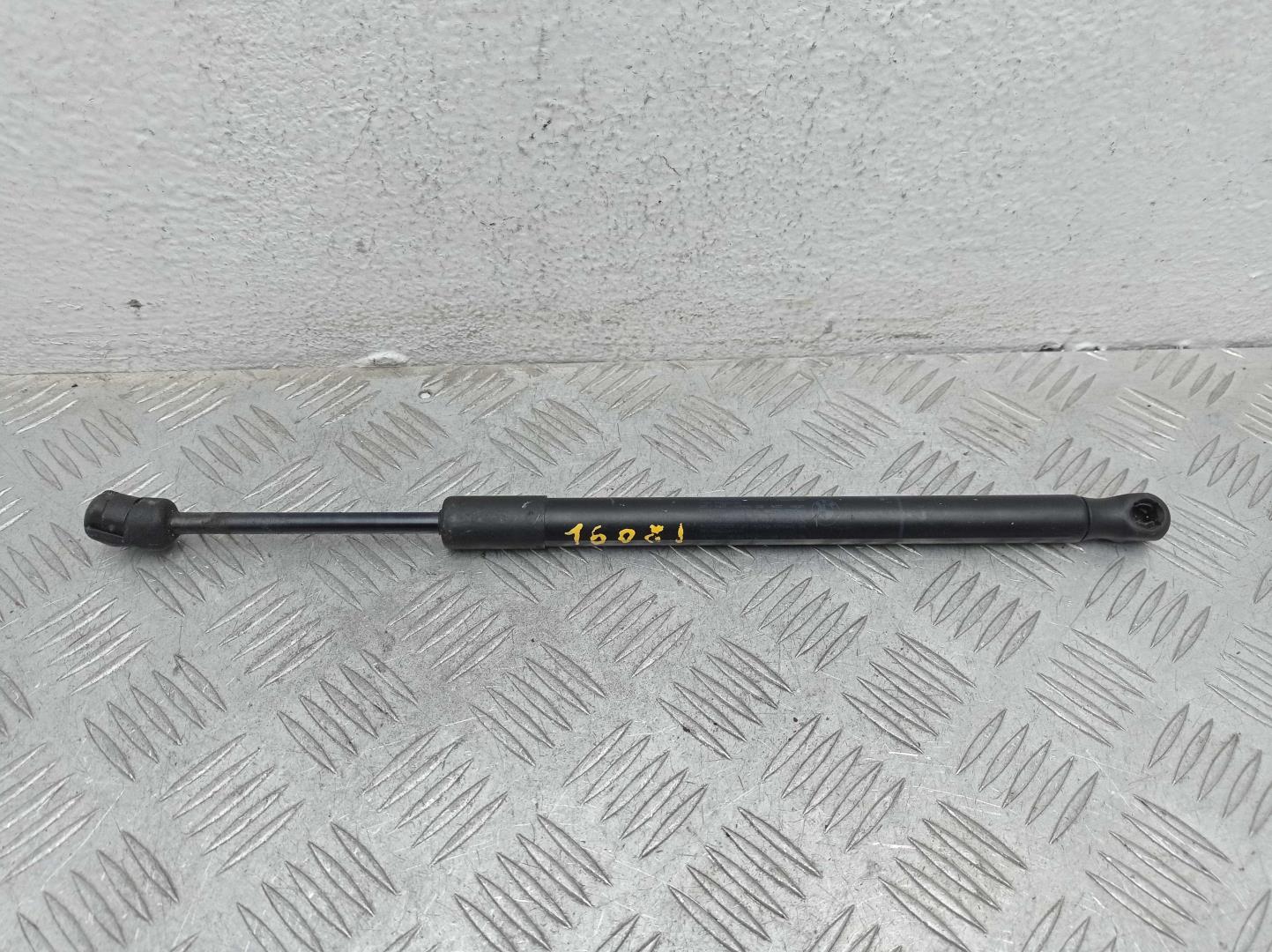 Амортизатор капота