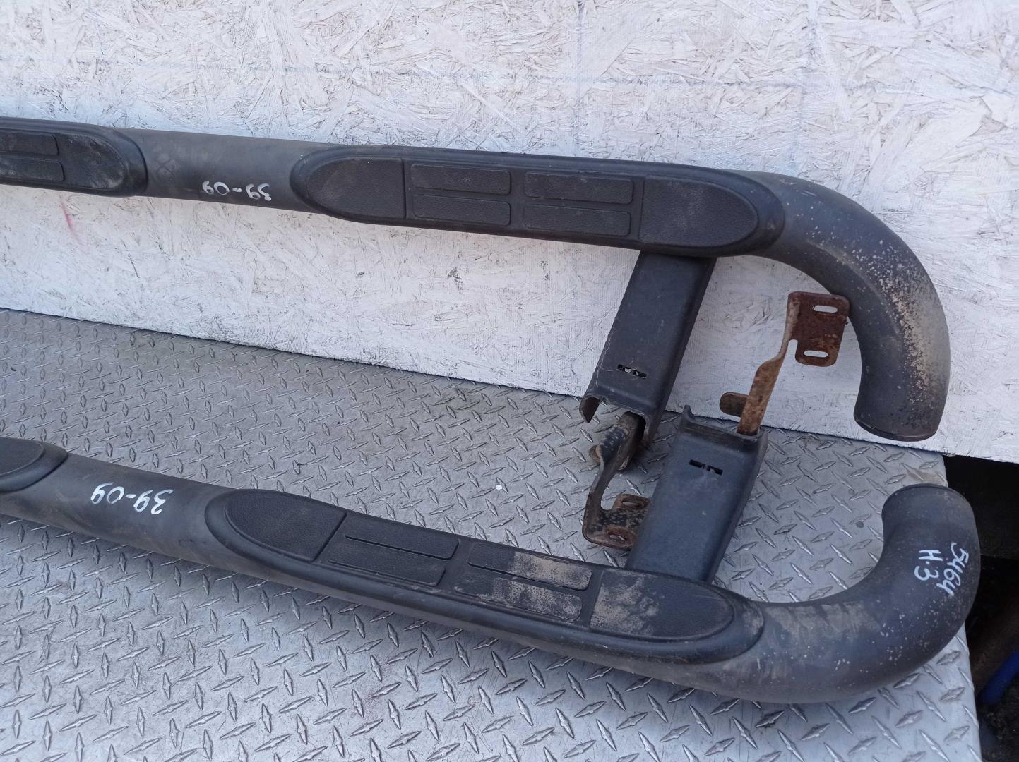 Подножка левая