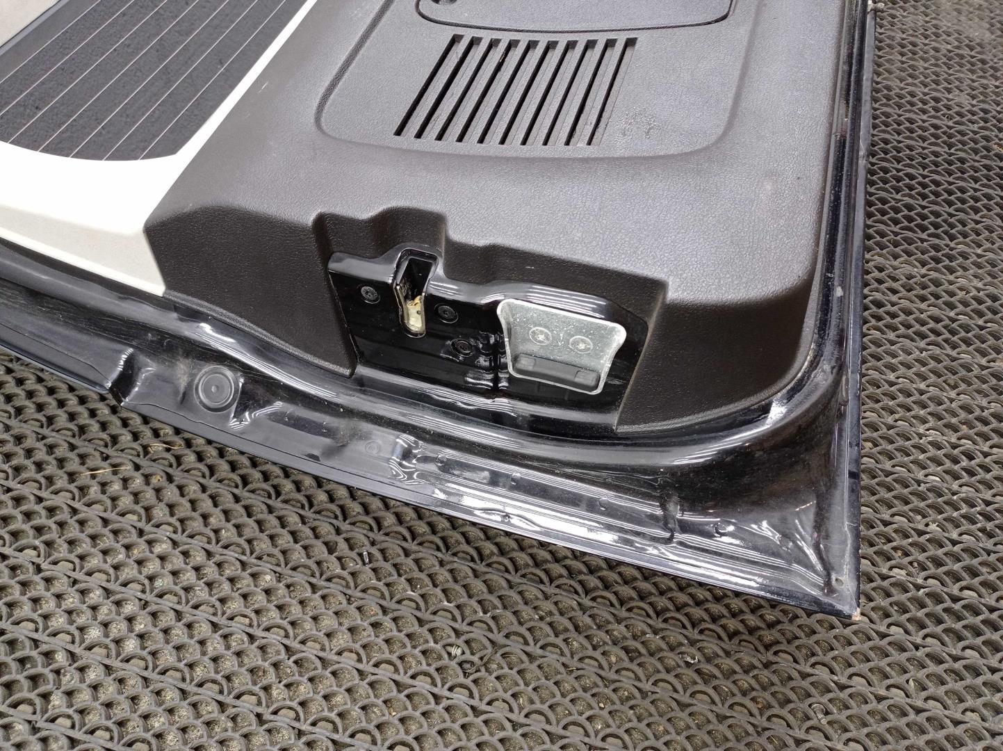 Замок багажника