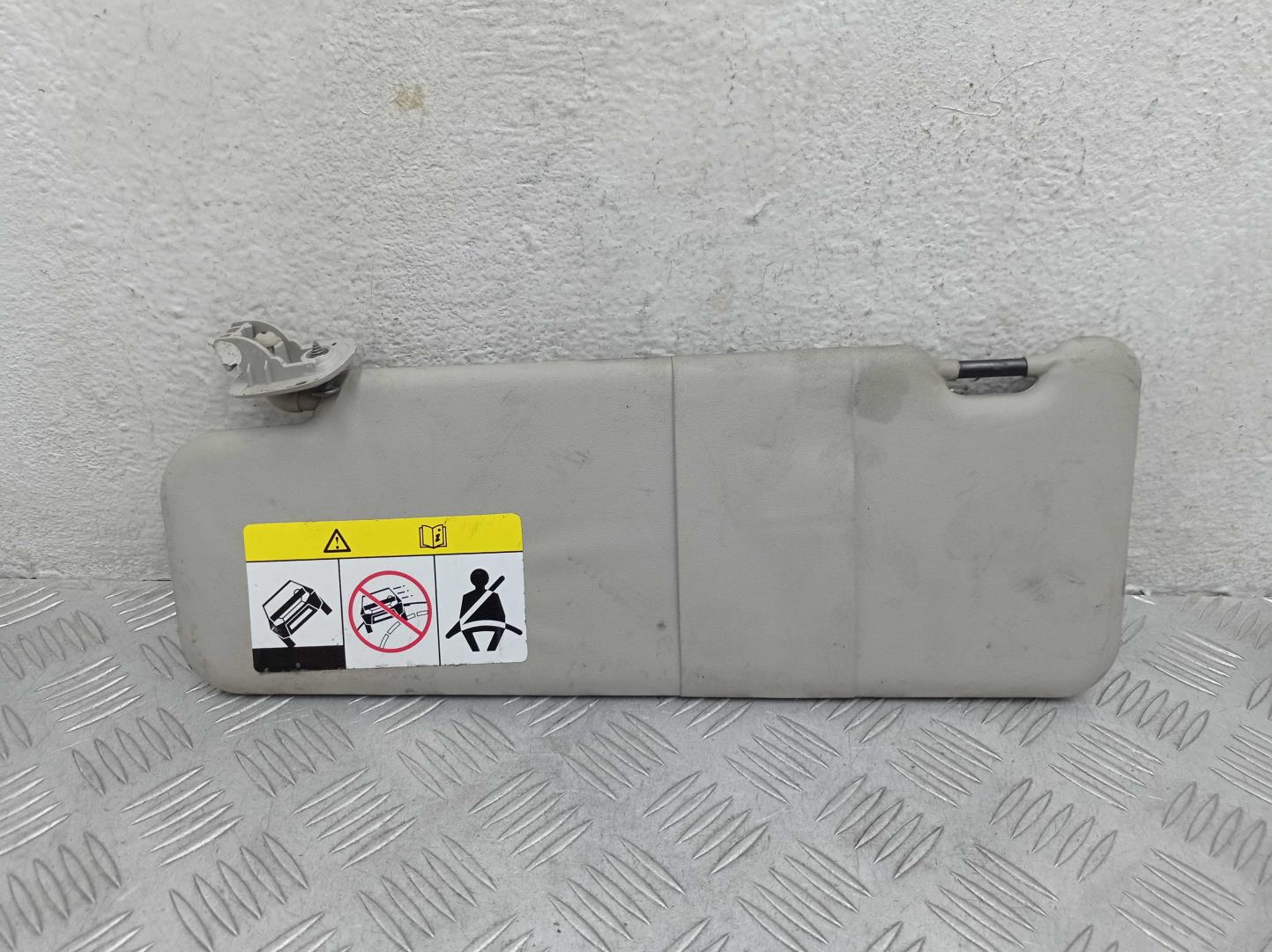 Козырек солнцезащитный