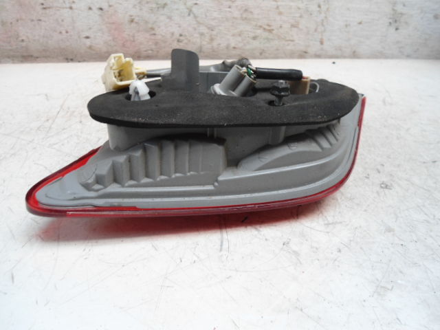 Фонарь задний внутренний правый