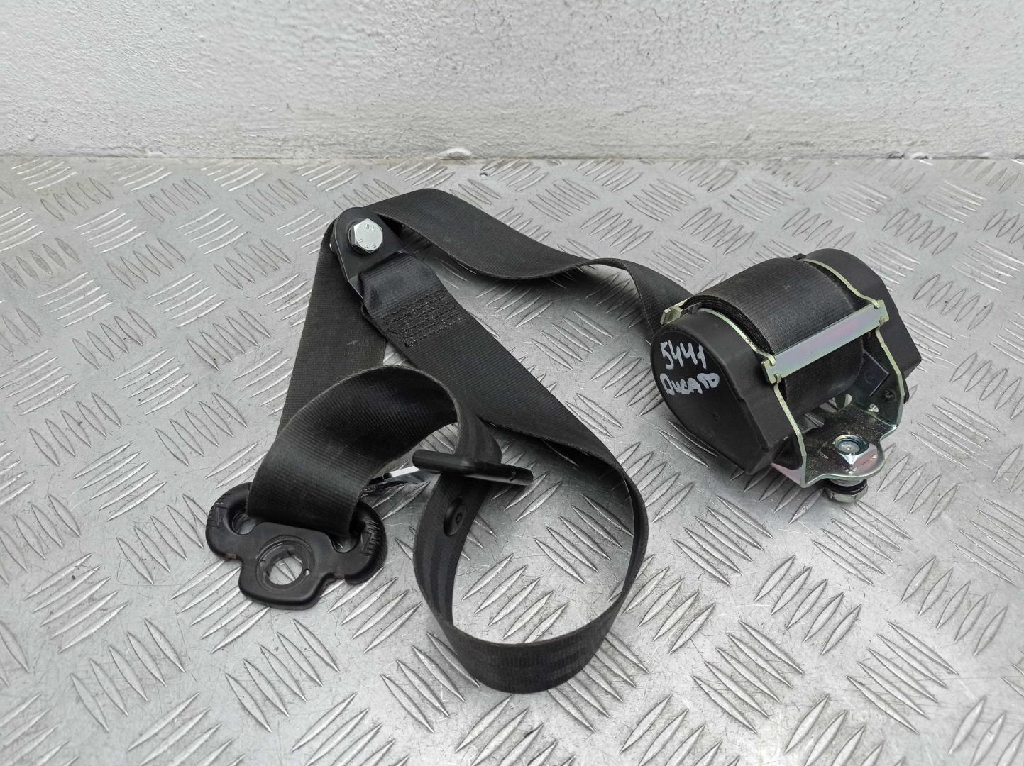 Ремень безопасности