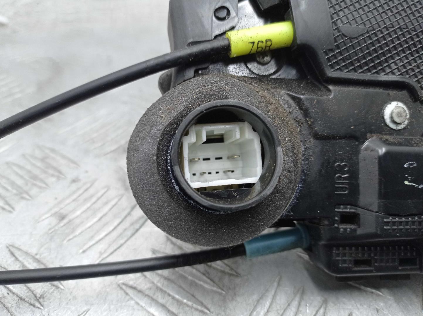 Замок двери задней правой