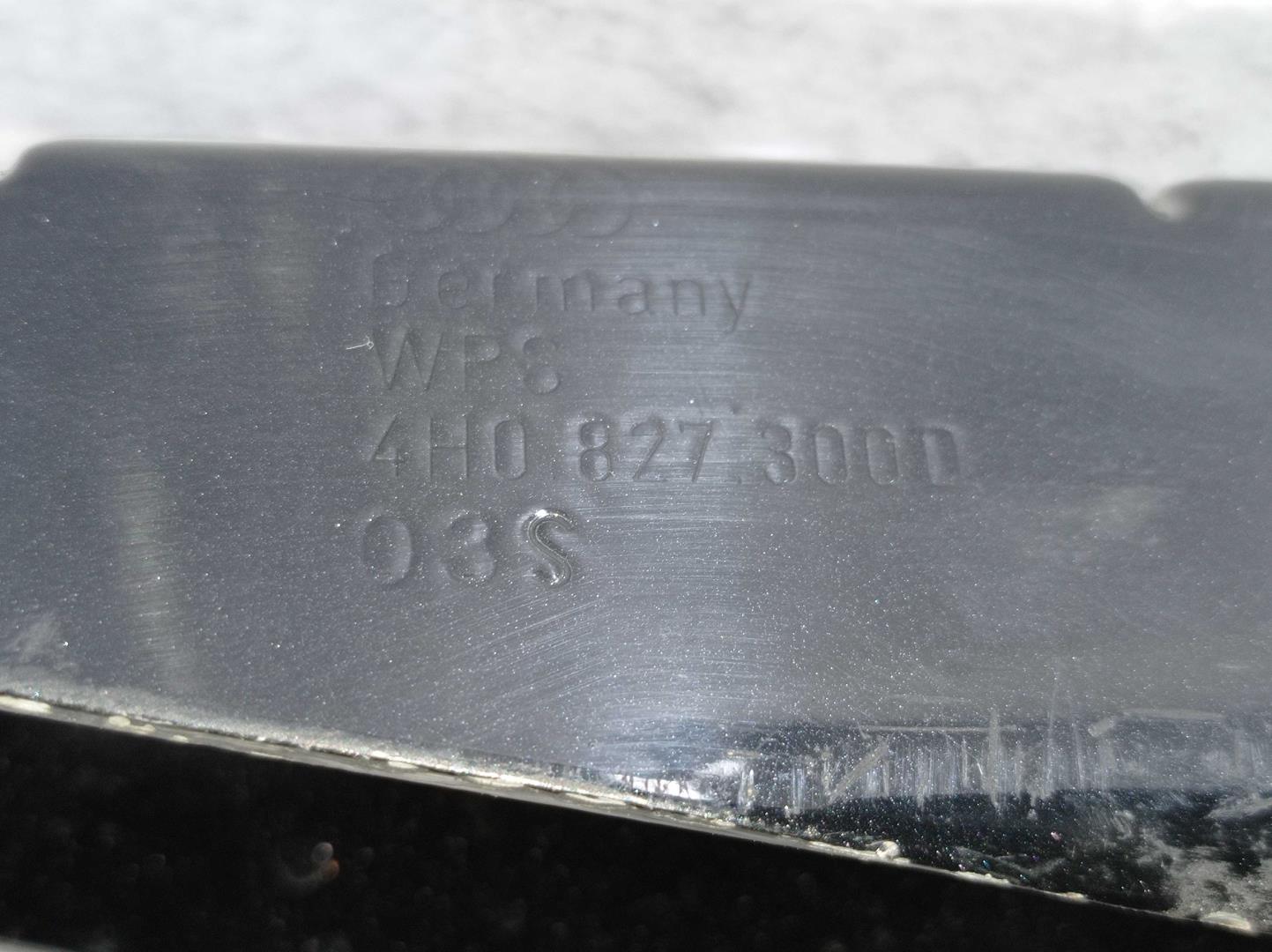 Петля крышки багажника