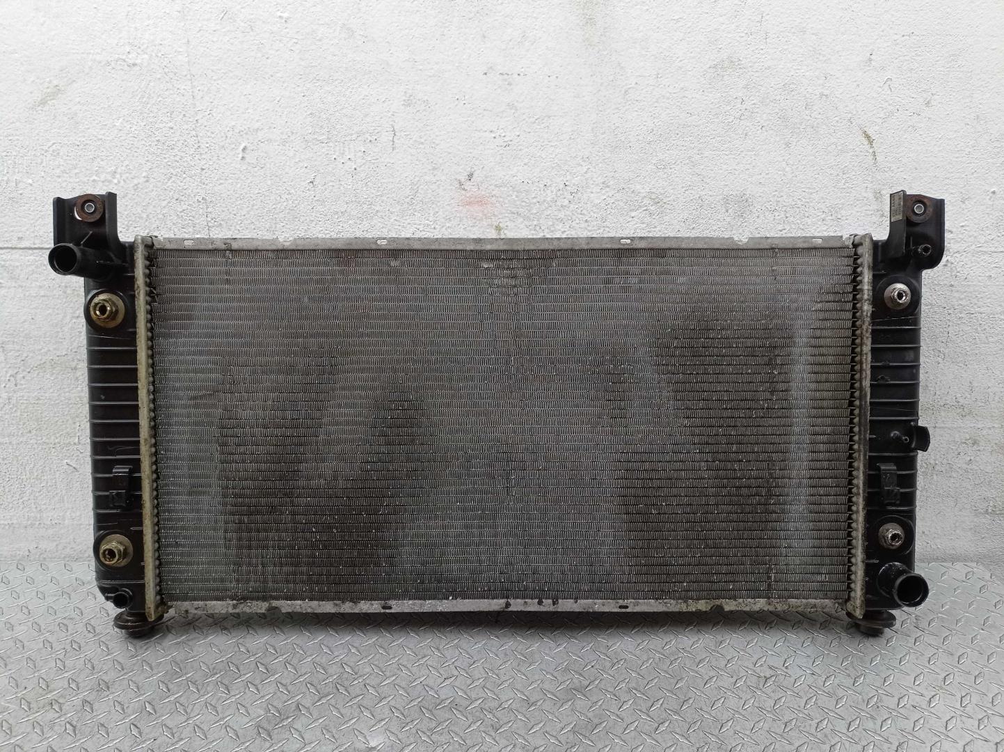Радиатор охлаждения двигателя основной