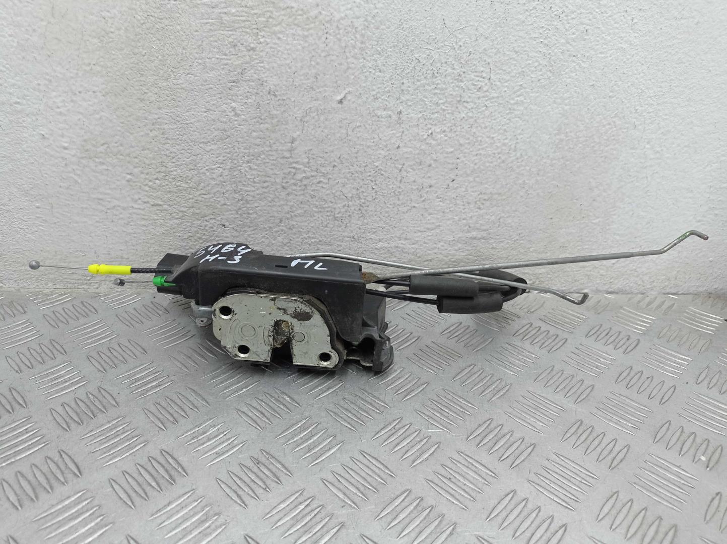 Замок двери передней левой